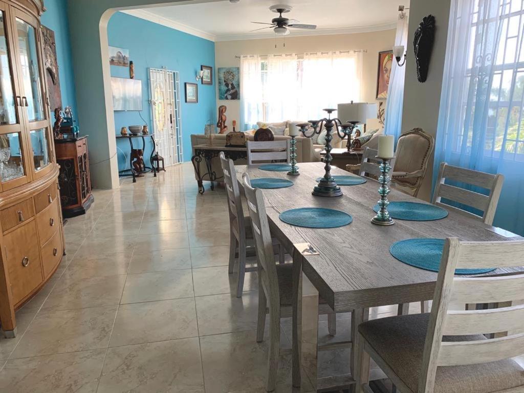 Apartamento Bella Vista Vacation Montego Bay Exterior foto