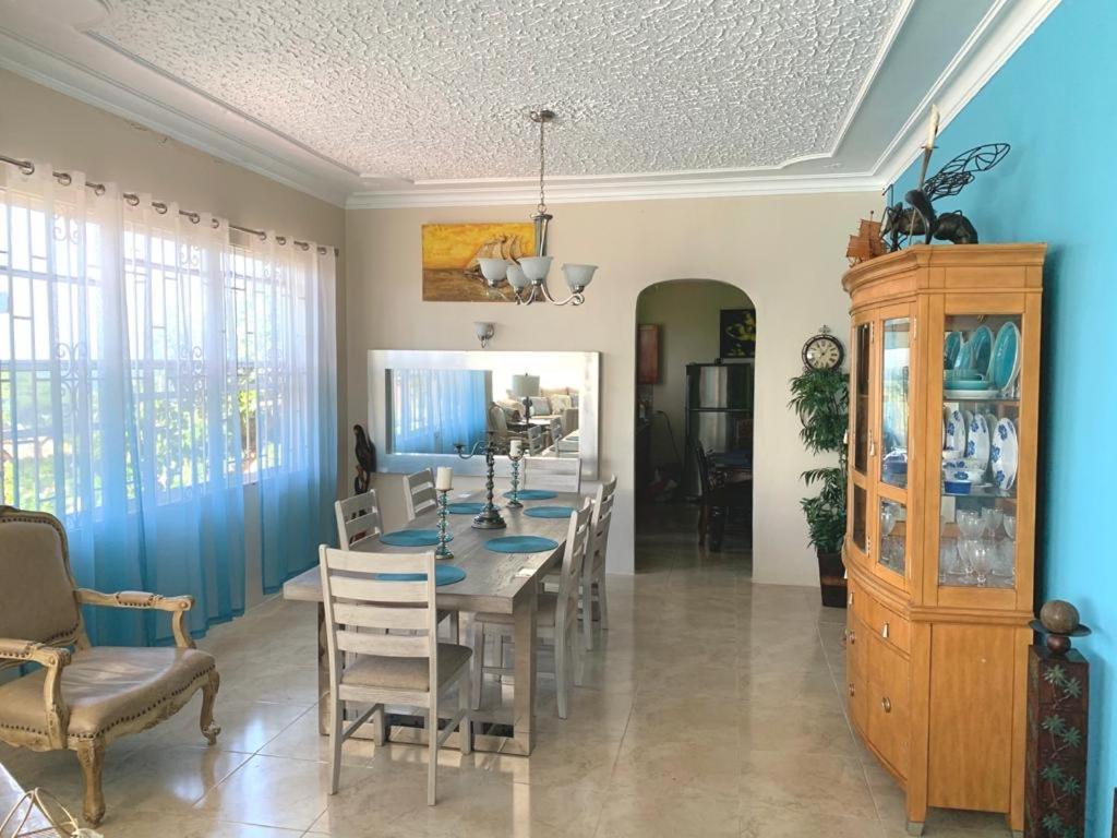 Apartamento Bella Vista Vacation Montego Bay Exterior foto