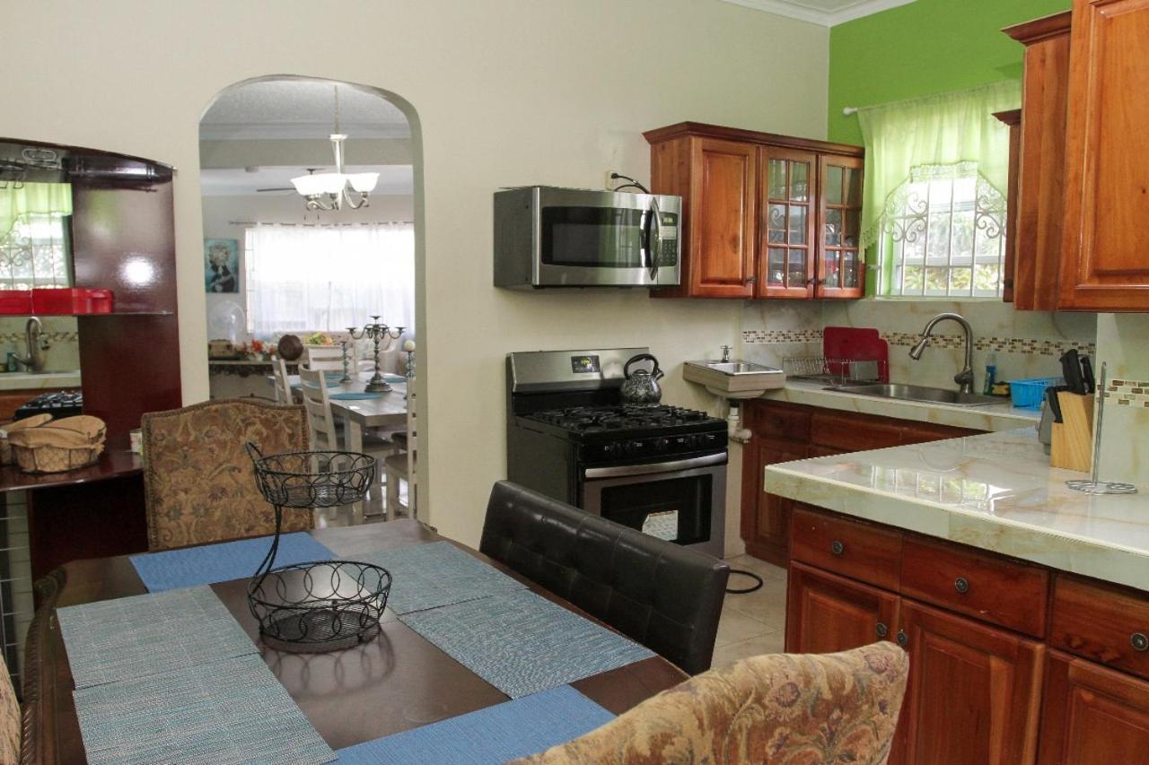 Apartamento Bella Vista Vacation Montego Bay Exterior foto